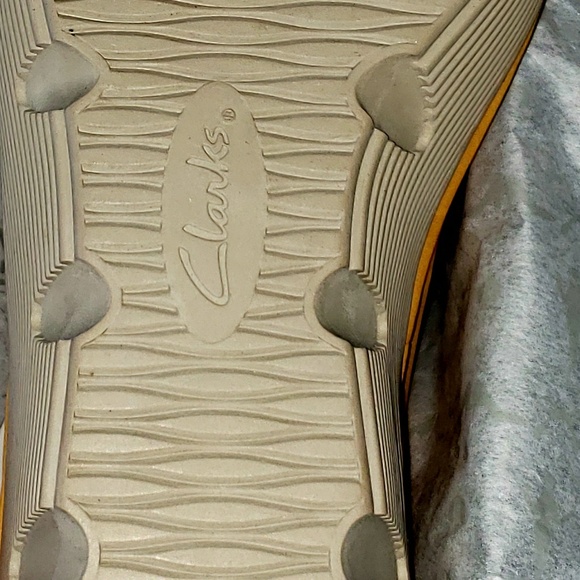 Clarks Clarene Grace yellow wedges sz 11M NWT - Picture 6 of 7